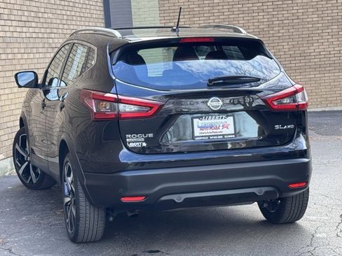Used 2022 Nissan Rogue Sport SL w/ Premium Package image 16