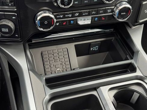 New 2026 Ford F250 Lariat w/ Black Appearance Package AWD/4WD image 17