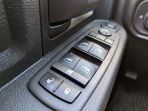 Used 2024 RAM 2500 Tradesman w/ Chrome Appearance Group AWD/4WD image 21