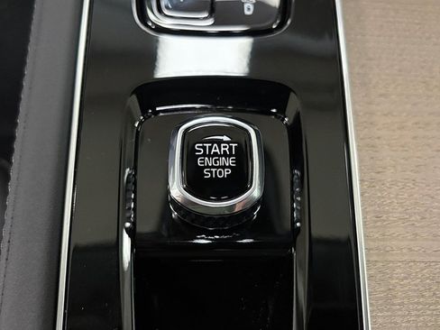 New 2026 Volvo XC90 B5 Core AWD/4WD image 32