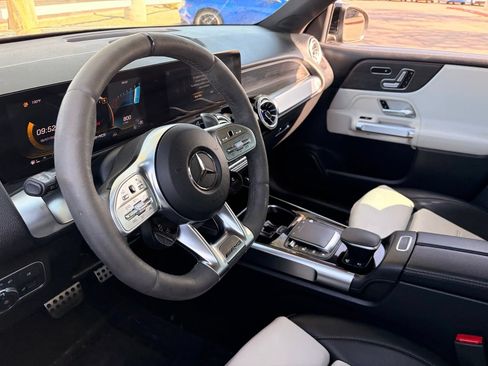 Used 2022 Mercedes-Benz GLB 35 AMG 4MATIC image 18