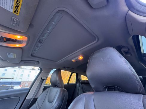 Used 2016 Volvo V60 T5 Cross Country w/ Convenience Package image 36