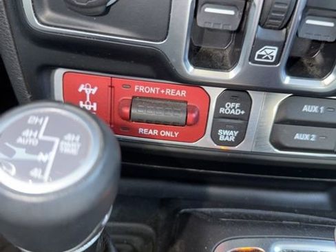 Used 2024 Jeep Wrangler Unlimited Rubicon 4xe AWD/4WD image 11