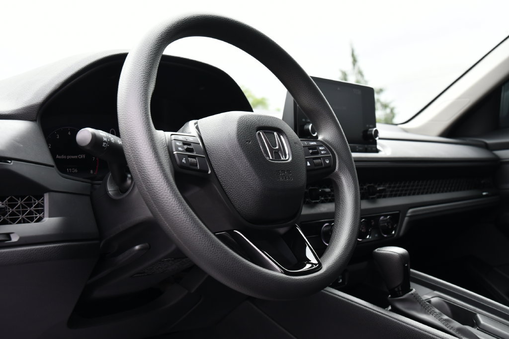 Used 2023 Honda Accord LX image 15