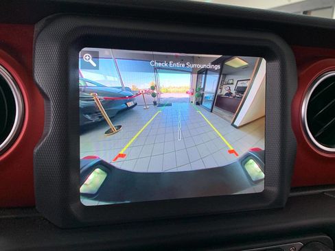 Used 2022 Jeep Gladiator Rubicon w/ LED Lighting Group image 13