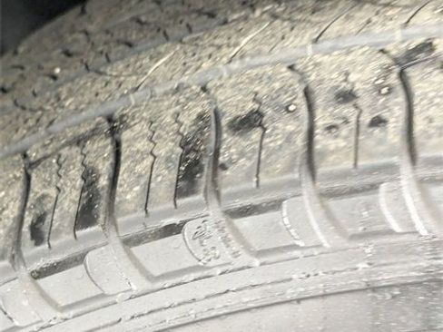 Used 2017 Toyota Highlander Plus image 8