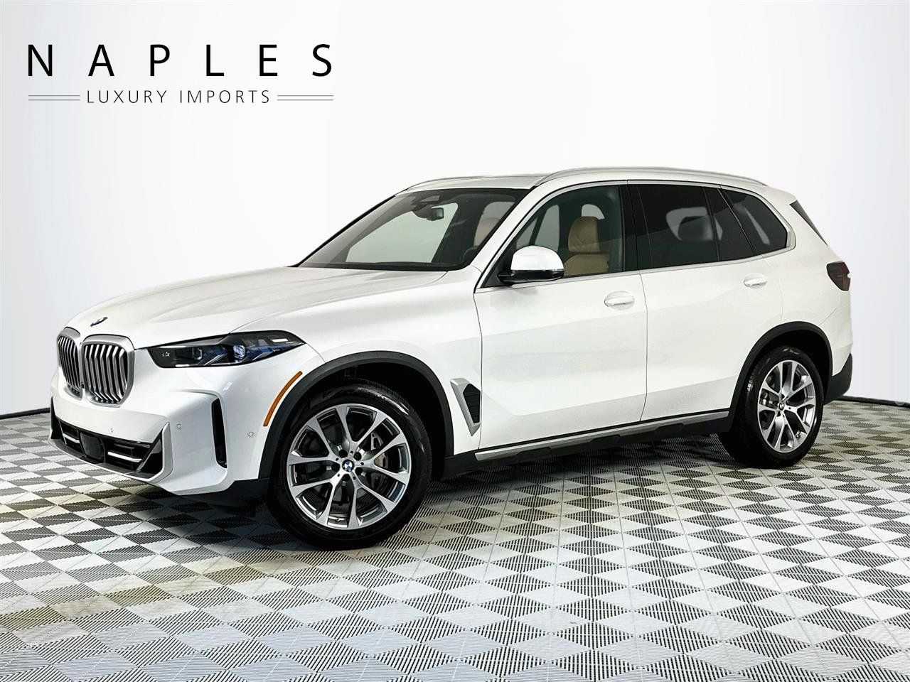 Used 2024 BMW X5 xDrive40i w/ Premium Package AWD/4WD image 1