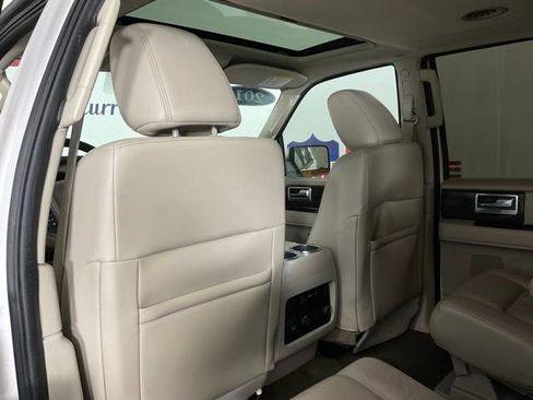 Used 2015 Lincoln Navigator 2WD image 15