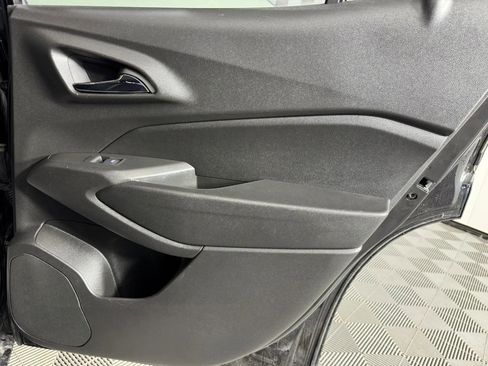 Used 2024 Chevrolet Trax LT image 40