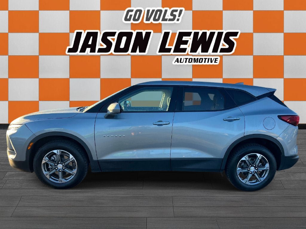 Used 2025 Chevrolet Blazer LT AWD/4WD image 6
