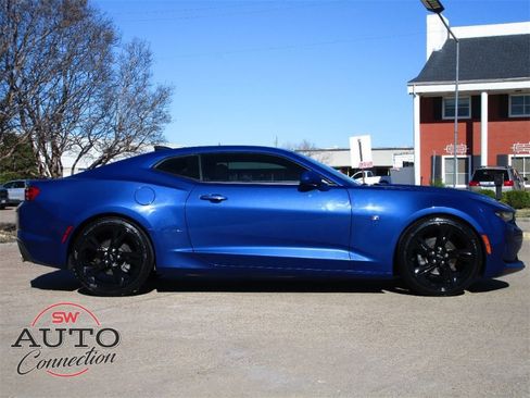 Used 2021 Chevrolet Camaro LT image 3