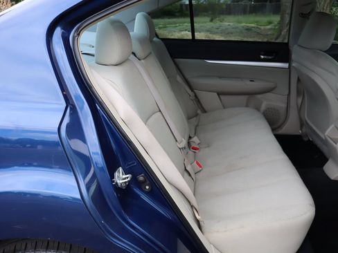 Used 2010 Subaru Legacy 2.5i Premium AWD/4WD image 21