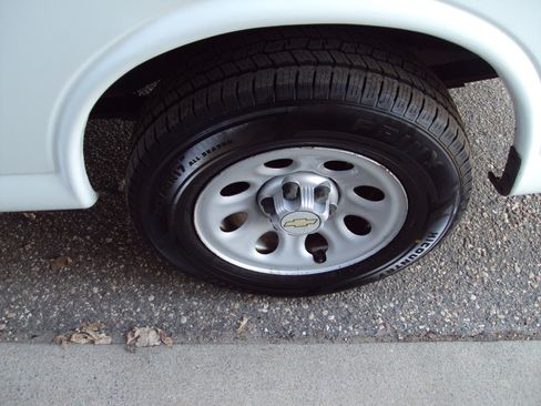 Used 2013 Chevrolet Express 1500 LS image 29