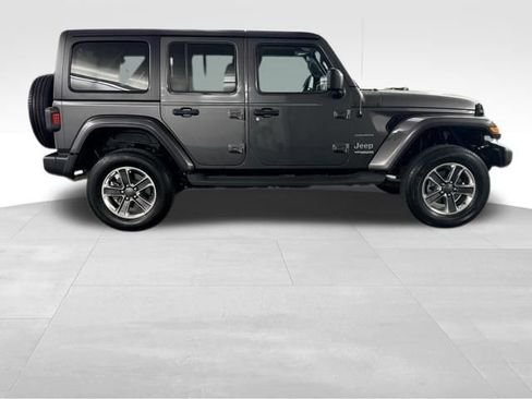 Used 2020 Jeep Wrangler Unlimited Sahara AWD/4WD image 11