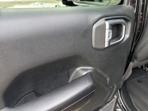 Used 2019 Jeep Wrangler Unlimited Sport S image 31