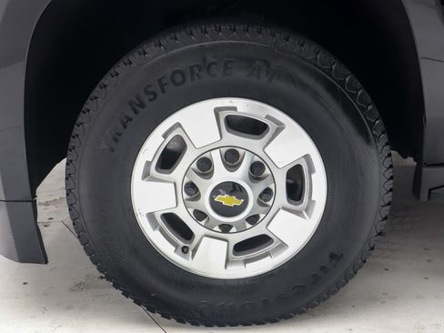 Used 2017 Chevrolet Suburban 3500 LS w/ Driver Alert Package AWD/4WD image 30