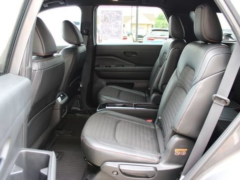 Used 2023 Nissan Pathfinder Rock Creek AWD/4WD image 40