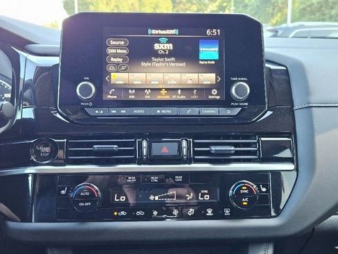 New 2025 Nissan Pathfinder SV image 16