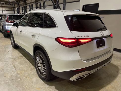 Used 2024 Mercedes-Benz GLC 300 4MATIC image 18