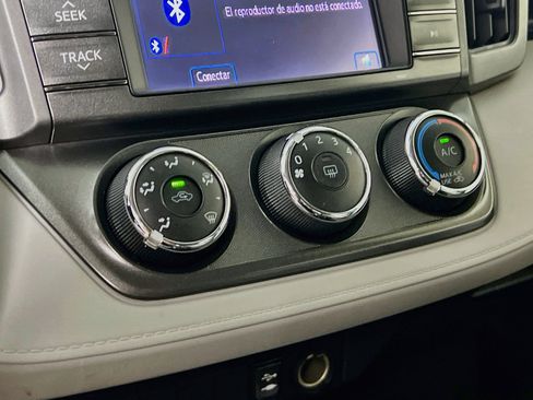 Used 2013 Toyota RAV4 LE FWD image 26