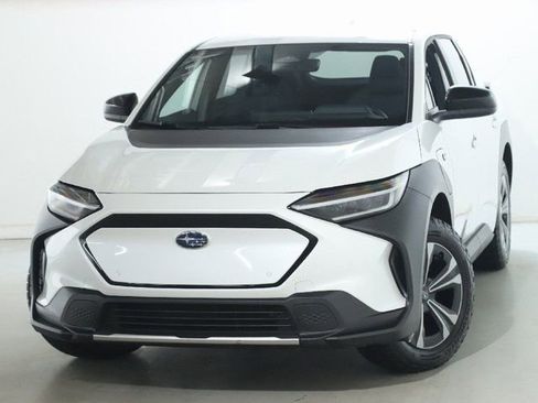 Used 2023 Subaru Solterra AWD image 3