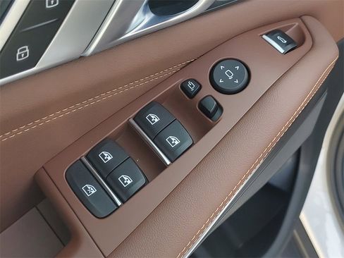 Used 2024 BMW X5 xDrive40i w/ Premium Package image 12