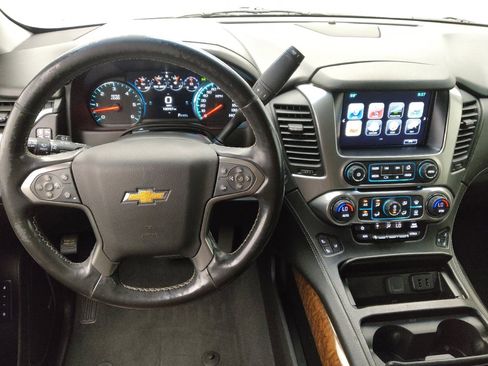 Used 2019 Chevrolet Suburban Premier w/ Premier Plus Edition image 22