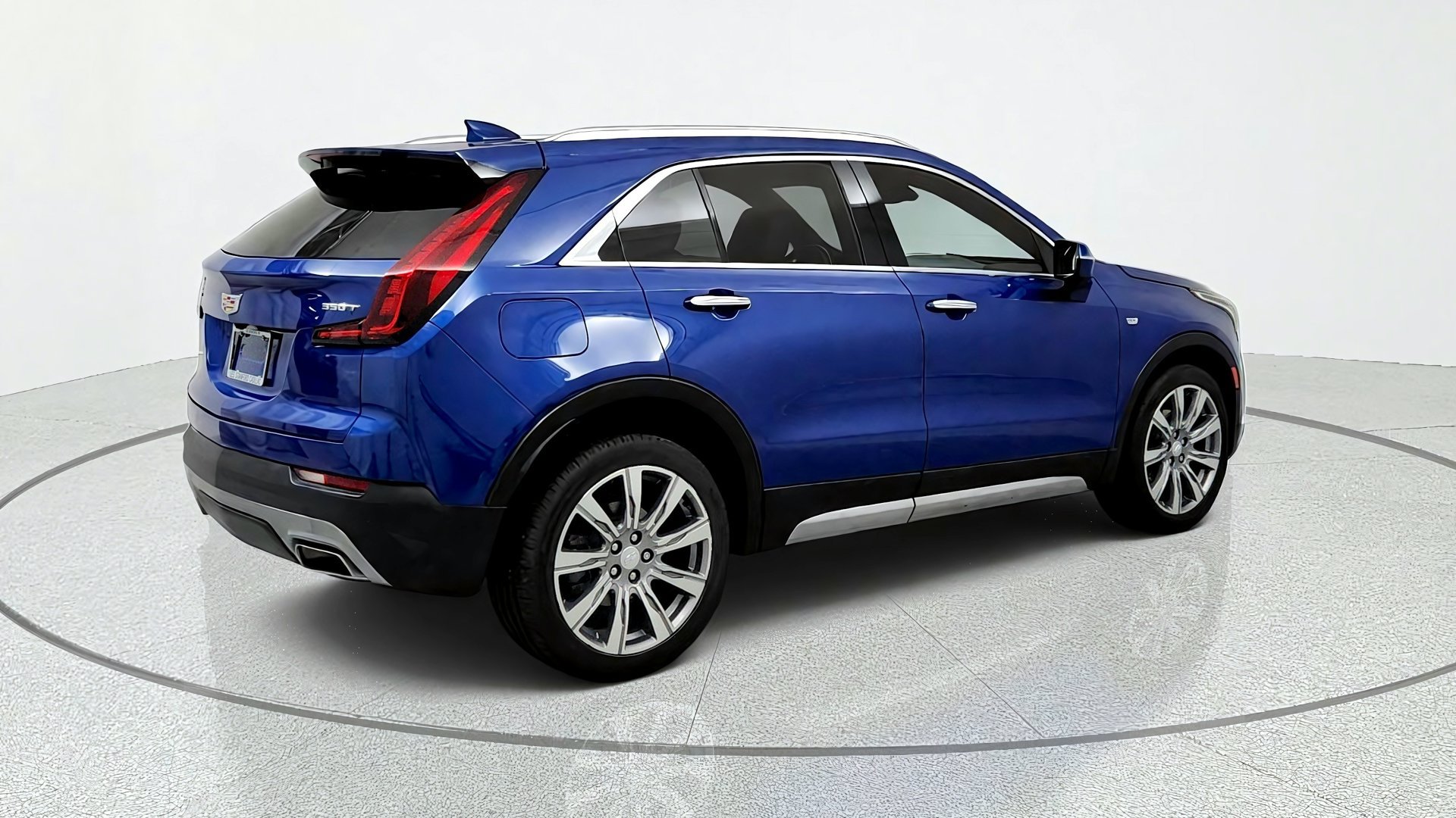 Certified 2023 Cadillac XT4 Premium Luxury w/ Cold Weather Package AWD/4WD image 5