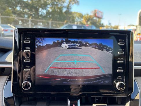 Used 2020 Toyota Corolla LE image 25