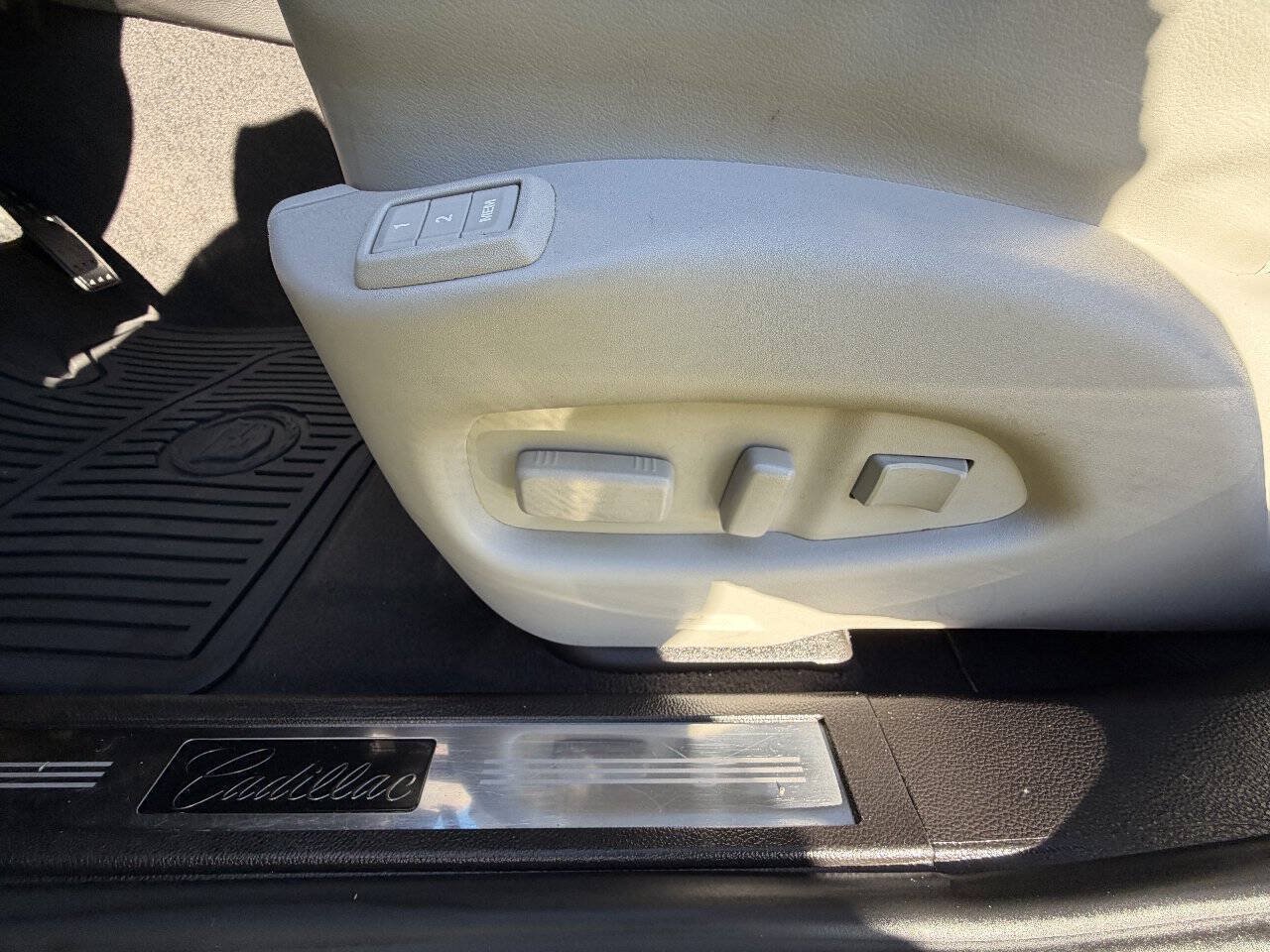 Used 2015 Cadillac SRX Performance w/ Driver Awareness Package FWD image 30