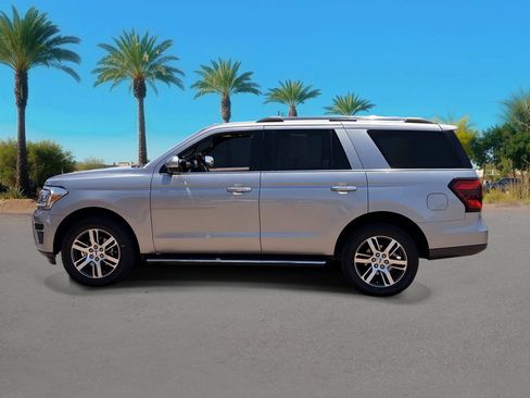 Certified 2022 Ford Expedition Limited AWD/4WD image 2