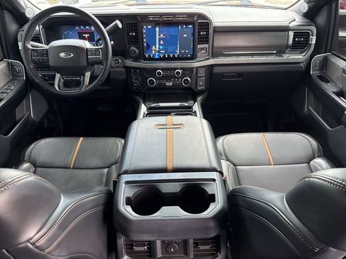 Used 2023 Ford F350 Platinum image 11