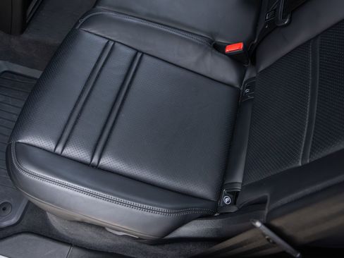 Certified 2024 Porsche Cayenne S image 36