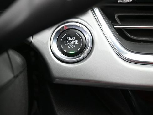 Used 2025 Chevrolet Trax LT FWD image 42