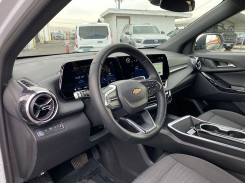 Used 2025 Chevrolet Equinox LT image 34