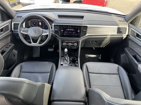 Used 2023 Volkswagen Atlas Cross Sport SE w/ Black Wheel Package image 32