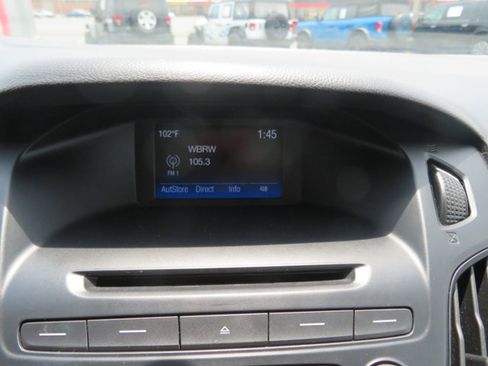 Used 2015 Ford Focus SE w/ Interior Protection Package image 25