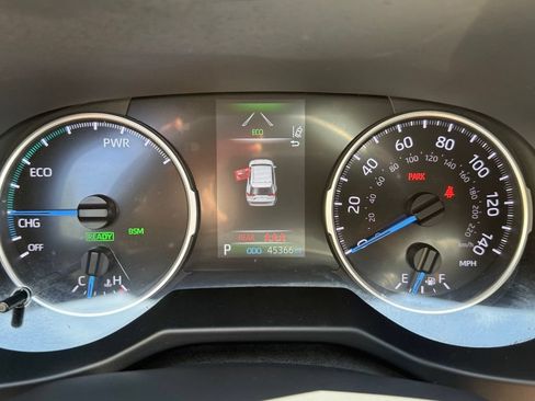 Used 2021 Toyota RAV4 XLE w/ Convenience Package AWD/4WD image 35
