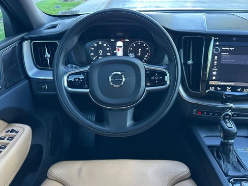 Used 2019 Volvo XC60 T5 Inscription image 18