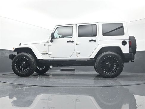 Used 2014 Jeep Wrangler Unlimited Sahara w/ Connectivity Group image 9