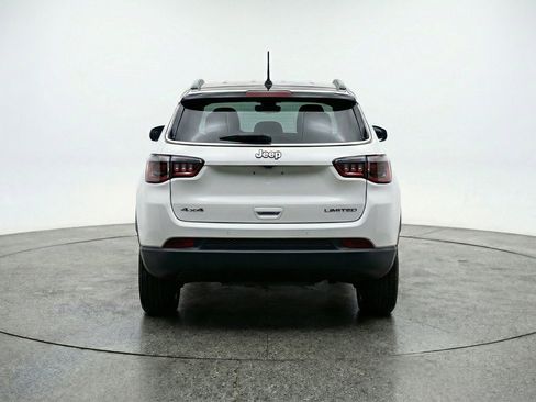 Used 2025 Jeep Compass Trailhawk AWD/4WD image 7