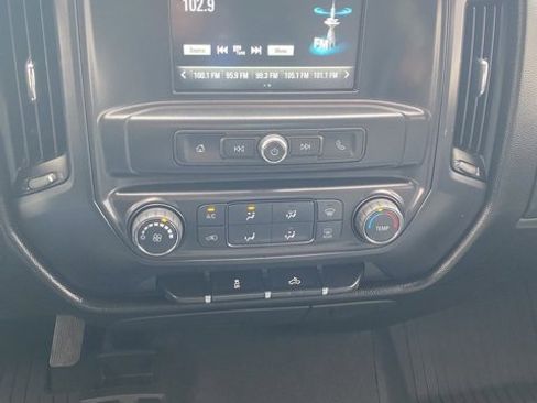 Used 2018 Chevrolet Silverado 1500 Custom w/ Custom Value Package image 14