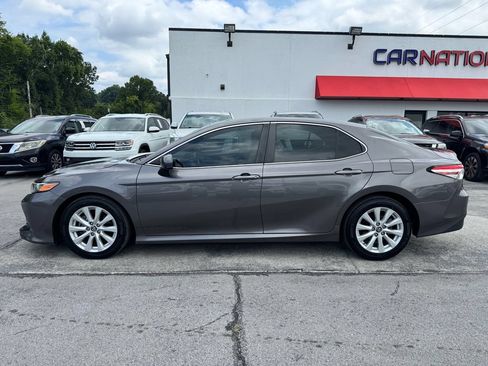 Used 2018 Toyota Camry LE FWD image 3