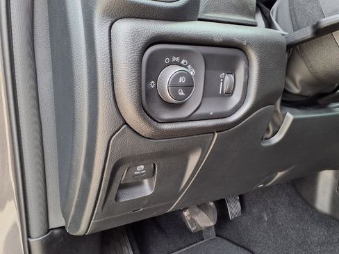 New 2026 RAM 1500 Express image 12