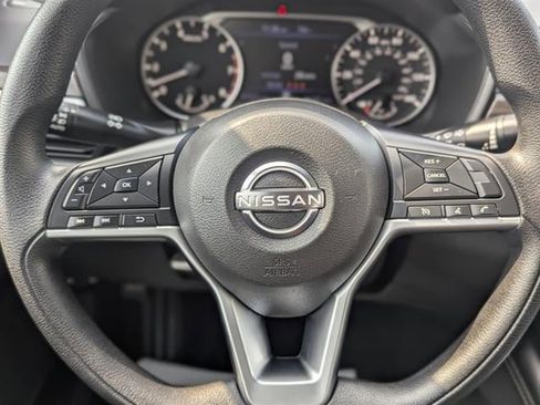 Used 2023 Nissan Altima 2.5 SV FWD image 31