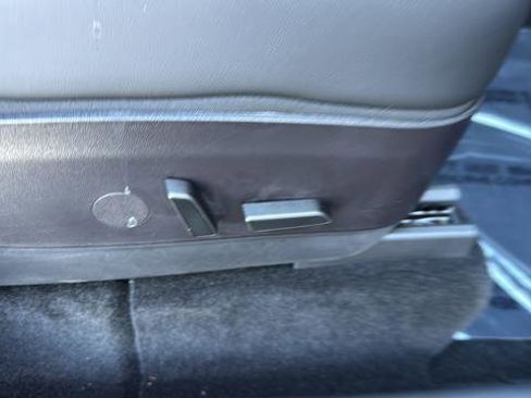 Used 2022 Tesla Model Y Long Range image 23