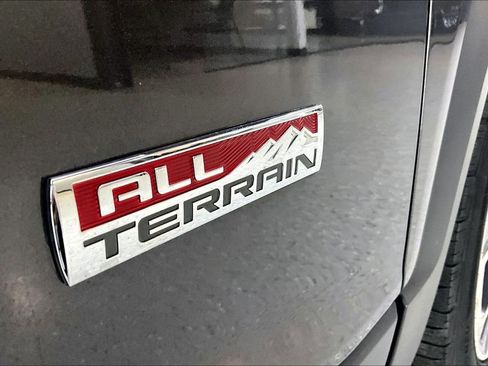 Used 2019 GMC Acadia SLT image 26