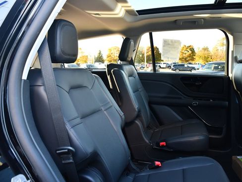 New 2026 Lincoln Aviator Premiere image 18