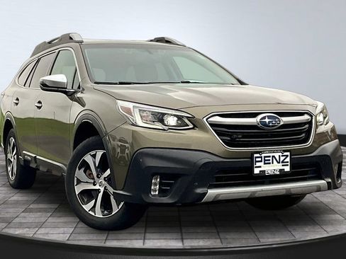 Used 2022 Subaru Outback Touring AWD/4WD image 3