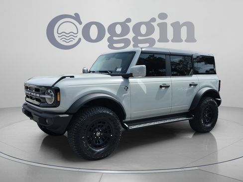 New 2026 Ford Bronco Outer Banks w/ Sasquatch Package AWD/4WD image 1